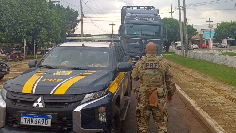 PRF em Rondônia intercepta combinação adulterada de veículos em Ariquemes