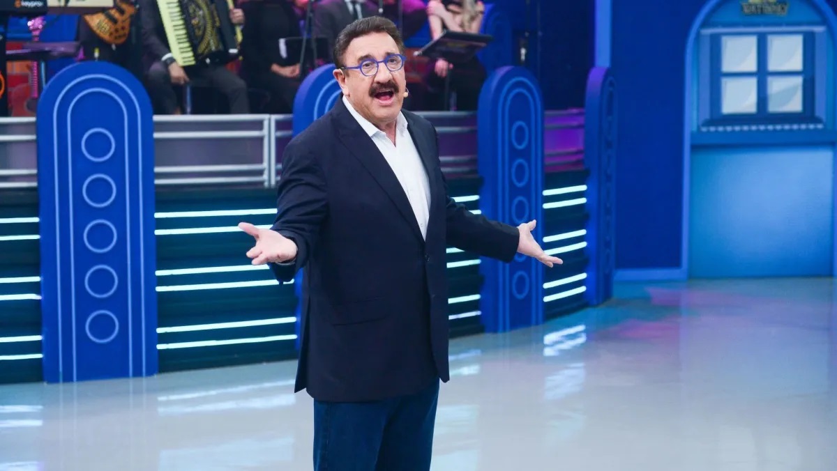 Apresentador Ratinho anuncia residência permanente no Paraguai: "Cidadão paraguaio"
