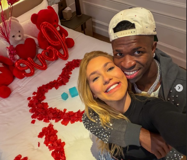 Vinicius Júnior assume namoro com Virginia Fonseca nas redes: "Completamente apaixonado"
