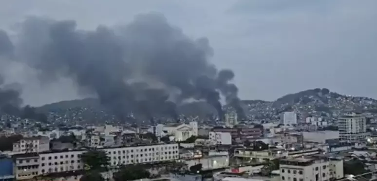 Criminosos usam drones para bombardear policiais em megaoperação no Rio; veja o vídeo