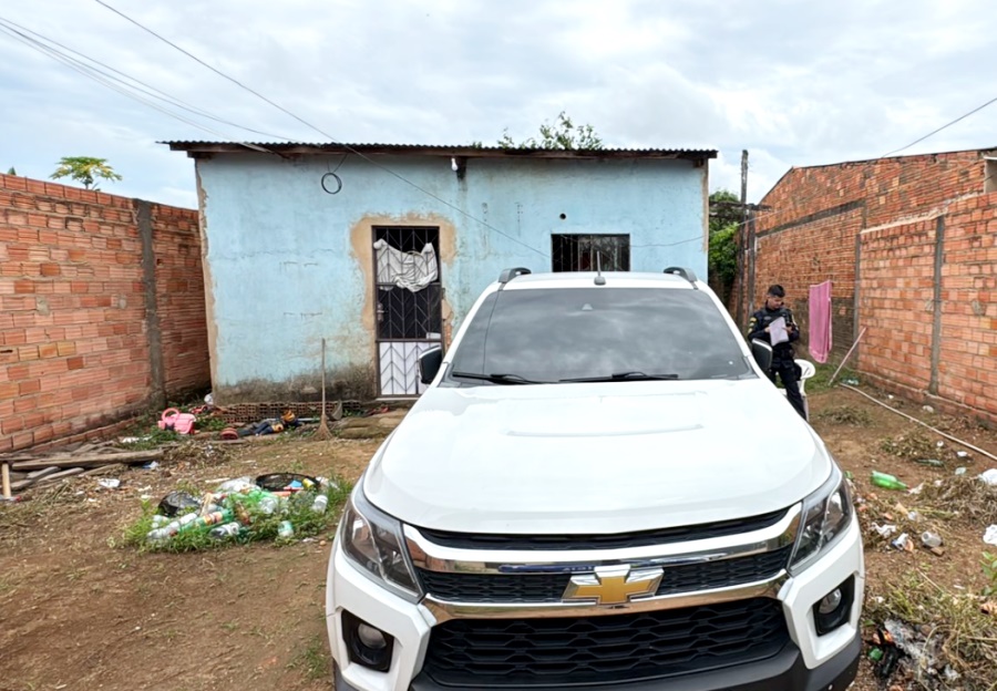 Criminosos invadem condomínio e roubam caminhonete durante a madrugada em Porto Velho