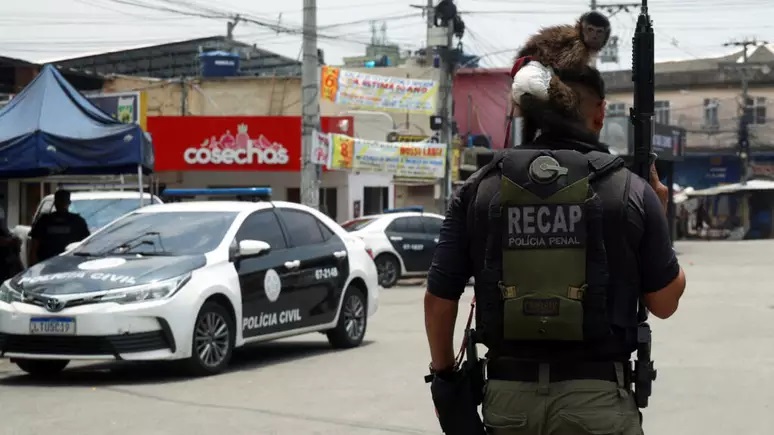 Argentina decreta alerta máximo e envia o Exército à fronteira com o Brasil contra o CV