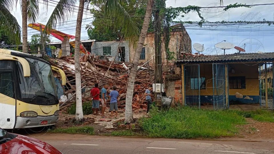 Residência desaba em Porto Velho e mobiliza equipes de emergência