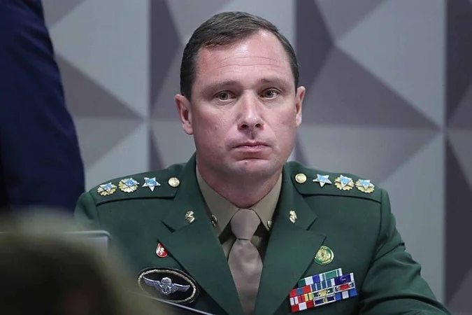 Supremo Tribunal Federal analisa retirada de tornozeleira e fim da pena de Mauro Cid
