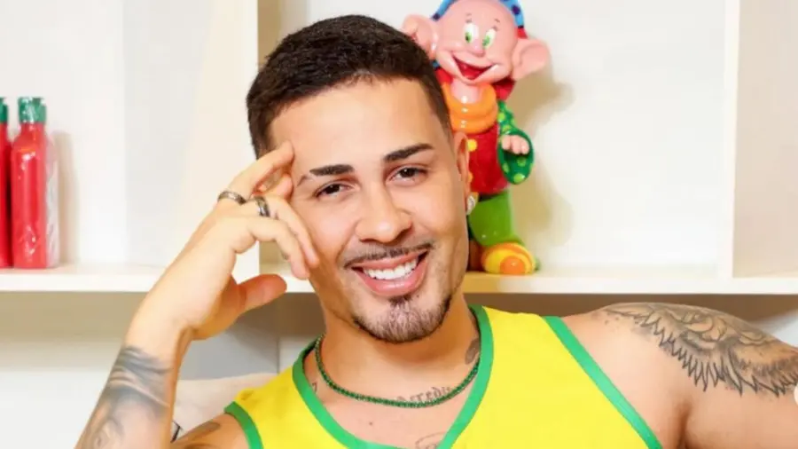 Saiba o valor que ex-funcionário de Carlinhos Maia pede na Justiça após prisão
