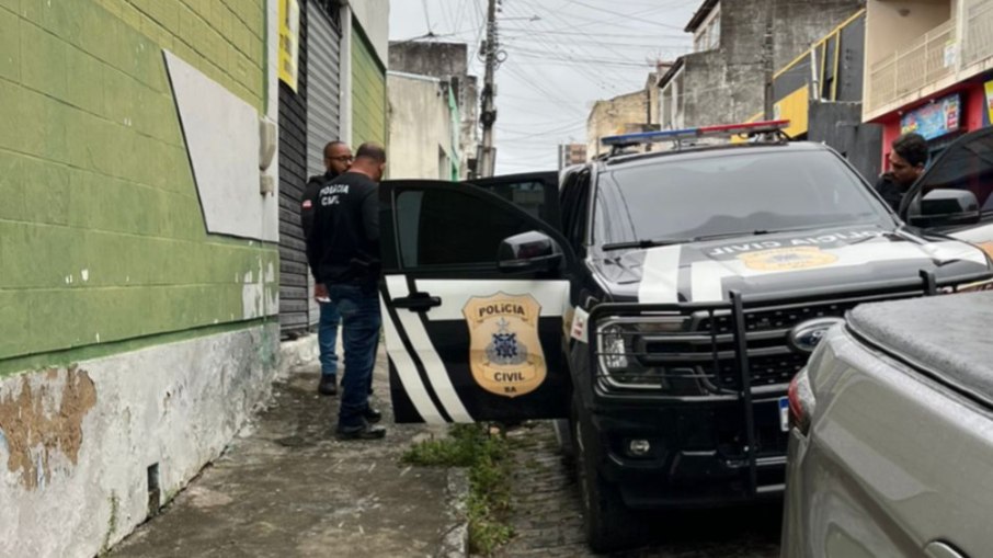 Pai é preso por suspeita de atirar 7 vezes no filho adolescente com revólver calibre 38
