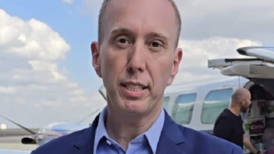 "Prefeito tiktoker" de Sorocaba-SP é afastado do cargo após operação da Polícia Federal
