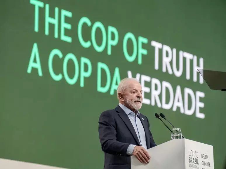 Defensor da exploração da Foz do Amazonas, Lula cobra fim de combustíveis fósseis na COP