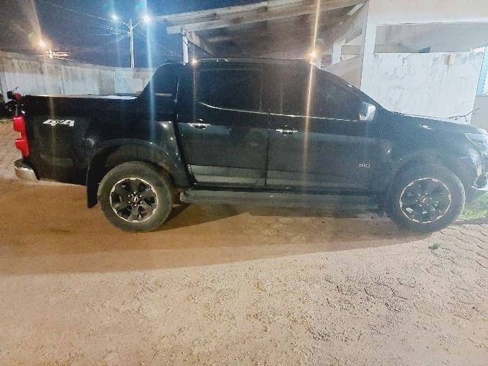 Adolescente é apreendido após furtar caminhonete e tentar fugir em Nova Mamoré