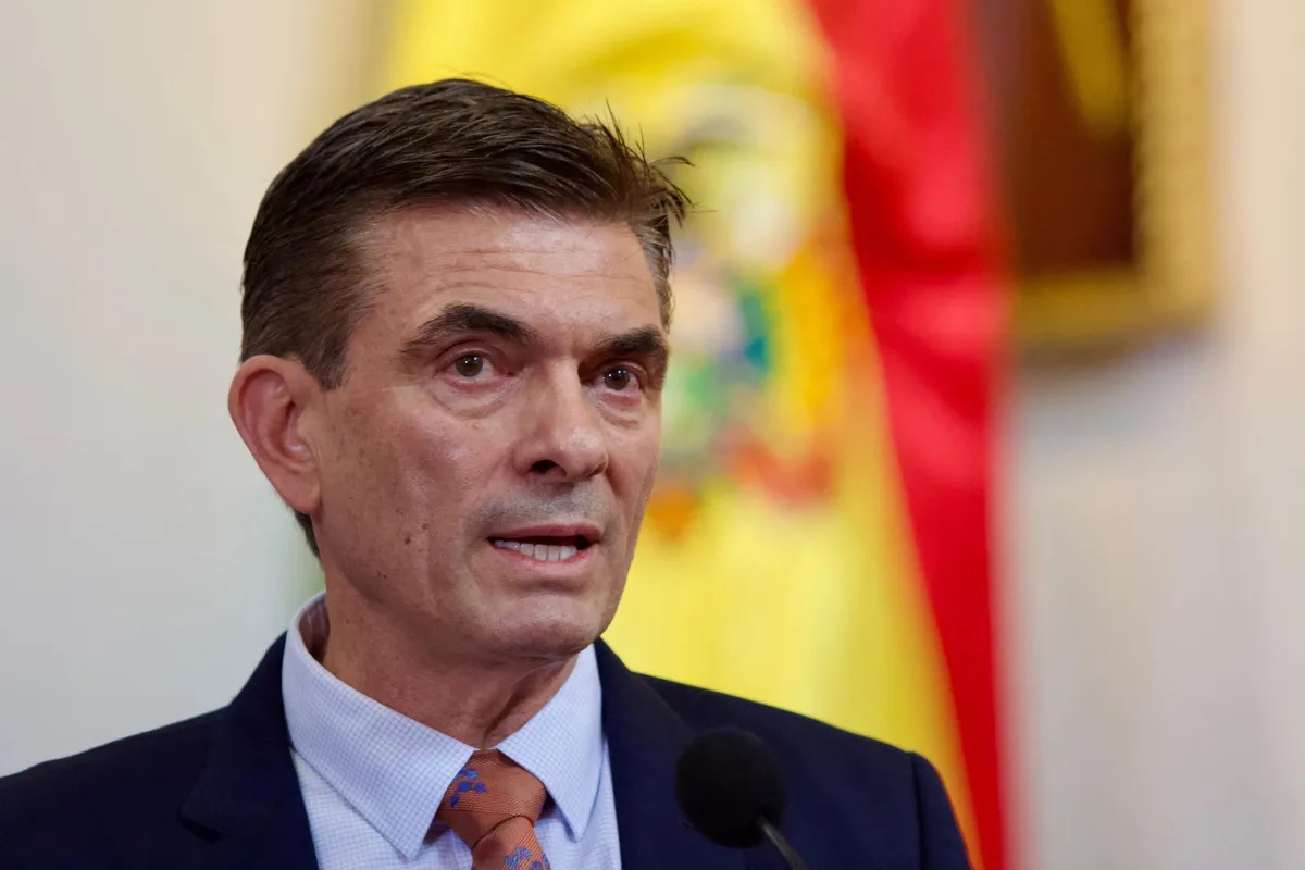 Novo presidente da Bolívia, Rodrigo Paz enfrentará crise econômica e Congresso dividido
