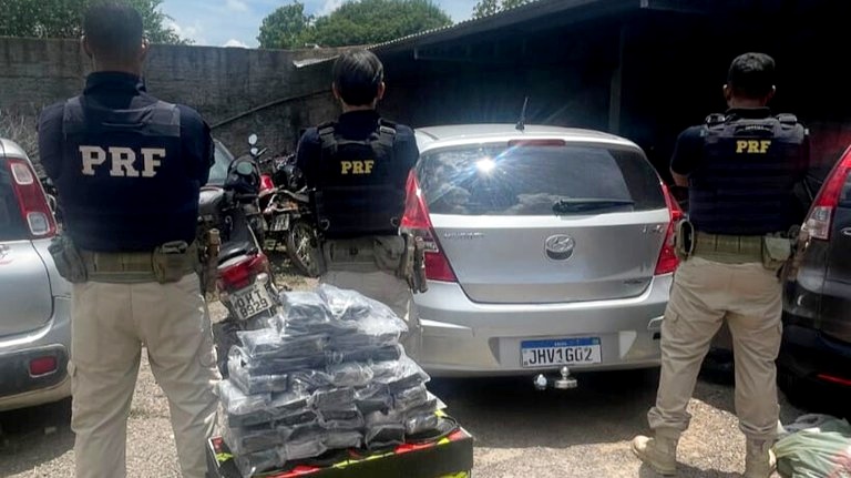 Polícia Rodoviária Federal em Rondônia apreende 32 kg de droga em Presidente Médici