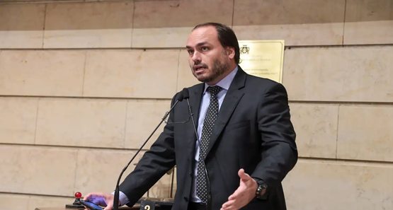 Carlos Bolsonaro reacende nome de Marcos Rogério ao governo de Rondônia