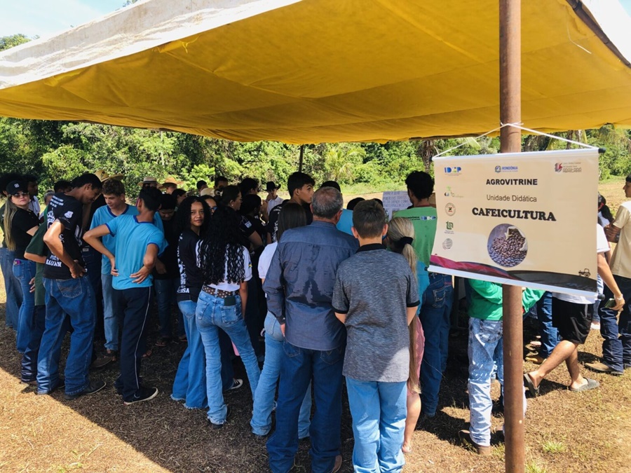 Estudantes de Curso Técnico em Agronegócio apresentam produto feito com café, em Pimenta Bueno