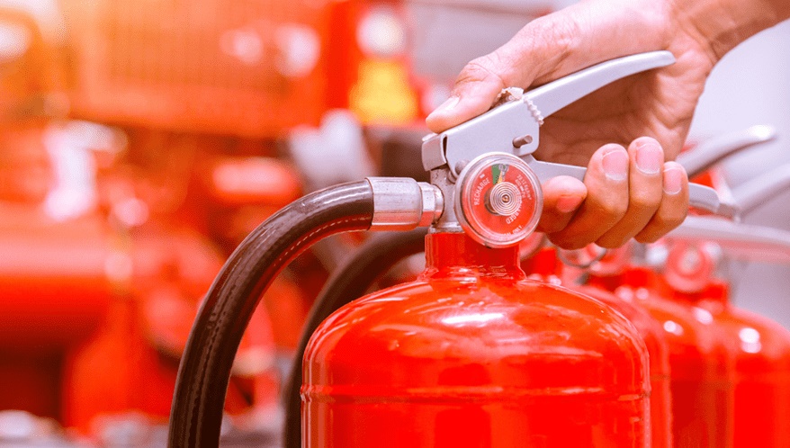 STJ condena resort em R$ 100 mil após extintor de 100kg atingir criança