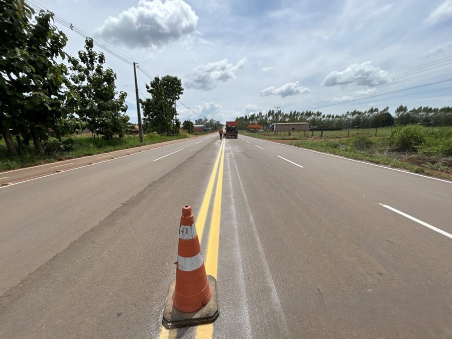 Revitalização de ciclofaixa e sinalização proporciona mais segurança na RO-481, em São Miguel