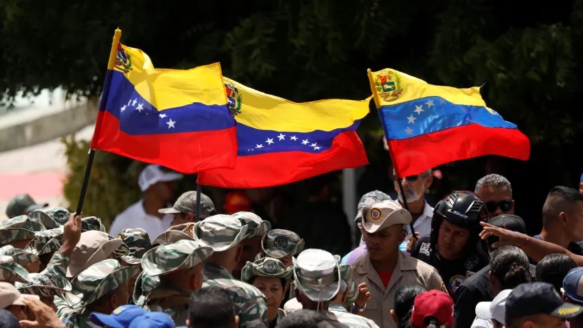 Militares da Venezuela preparam resposta de guerrilha caso Estados Unidos ataquem
