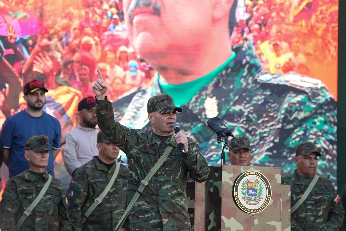 Desesperada, Venezuela diz ter 200 mil militares em prontidão contra os Estados Unidos
