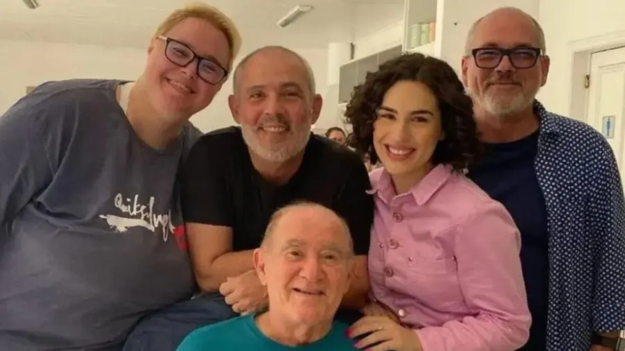 Filha de Renato Aragão aciona justiça contra o próprio pai e motivo surpreende
