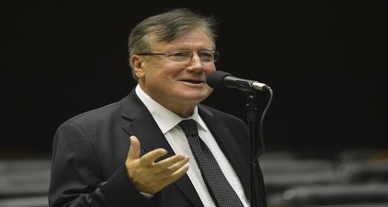 Amir Lando se recupera de cirurgia e retoma planejamento de candidatura em 2026