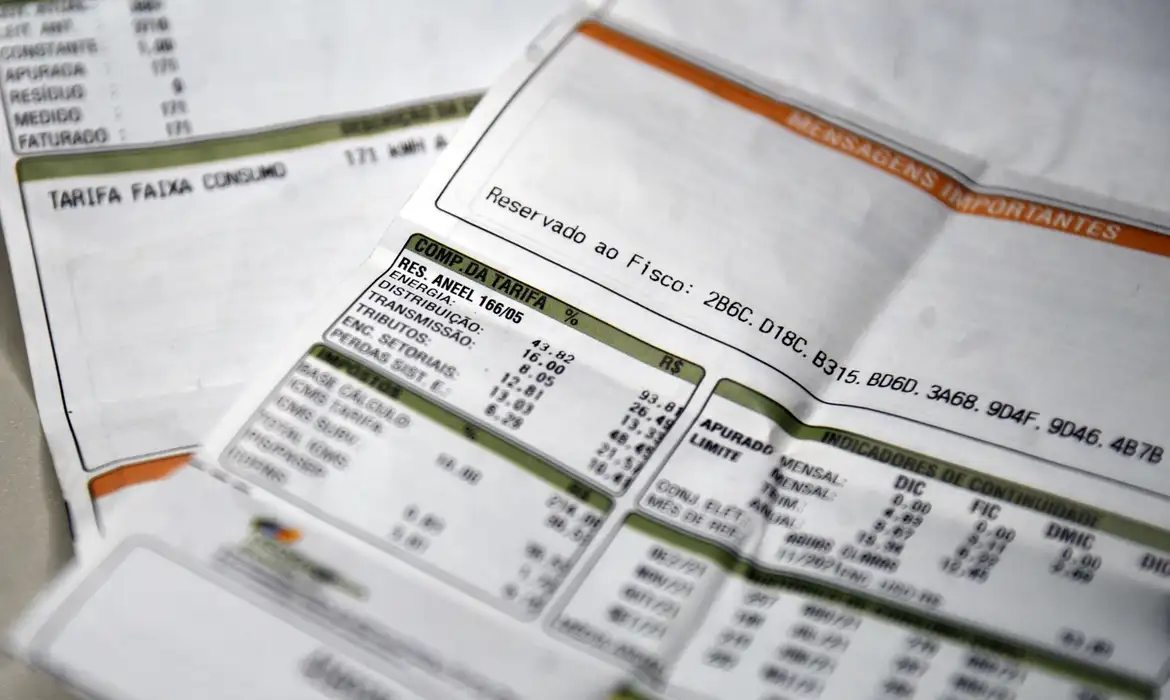 Aneel mantém bandeira vermelha 1 na conta de luz em novembro

