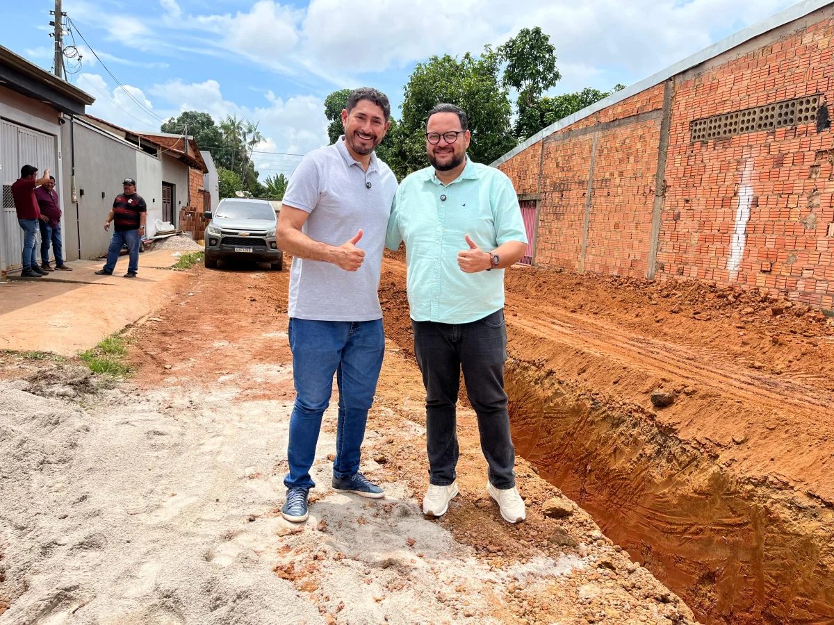 Vereador Márcio Pacele fiscaliza andamento das obras de drenagem no bairro Igarapé
