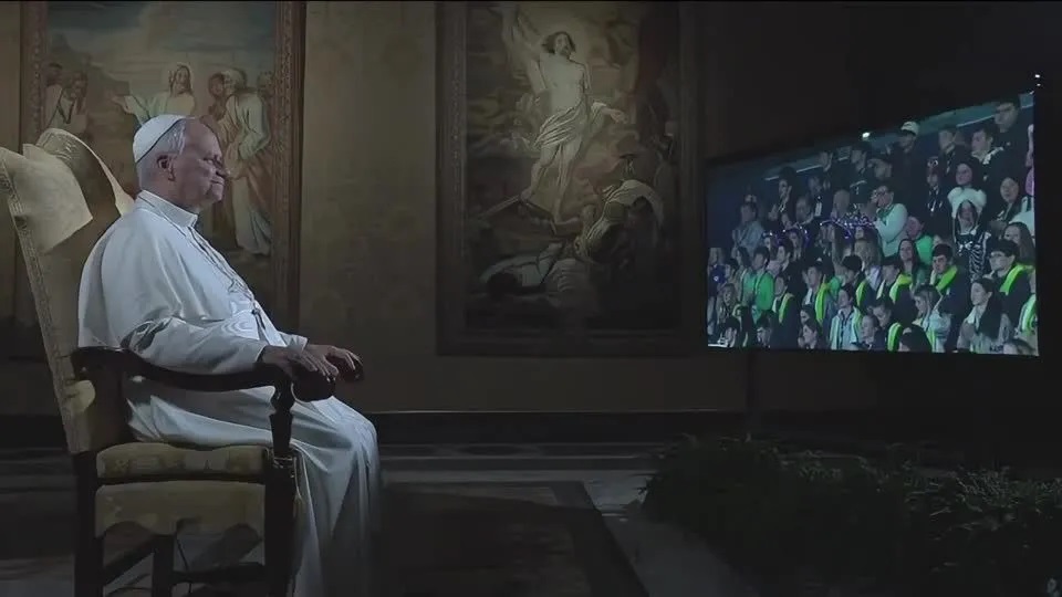 Papa Leão faz alerta aos jovens: "Não deixem a inteligência artificial fazer sua lição de casa"
