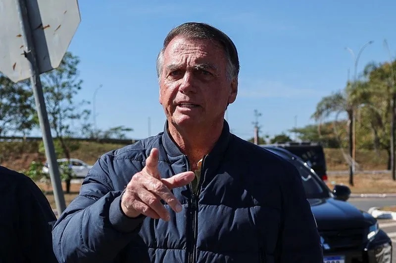 Bolsonaro teve tornozeleira trocada durante a madrugada por agentes da Polícia Federal 
