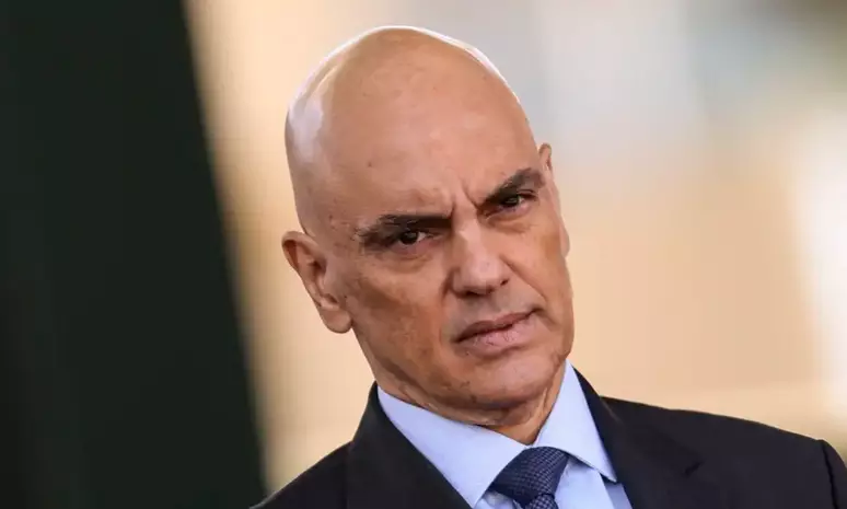 'Bolsonaro violou dolosa e conscientemente' tornozeleira eletrônica, diz Moraes em voto