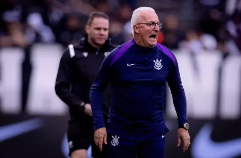 Dorival admite derrota merecida e lança desafio sobre Copa do Brasil: "Me cobra"