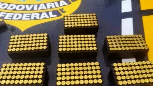 PRF em RO apreende armas, munições e drogas durante fiscalização em Vilhena 
