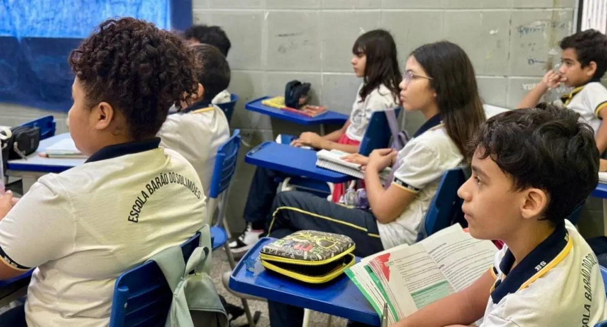 Cláudia de Jesus garante recurso para a Educação com aprovação de crédito para concurso público
