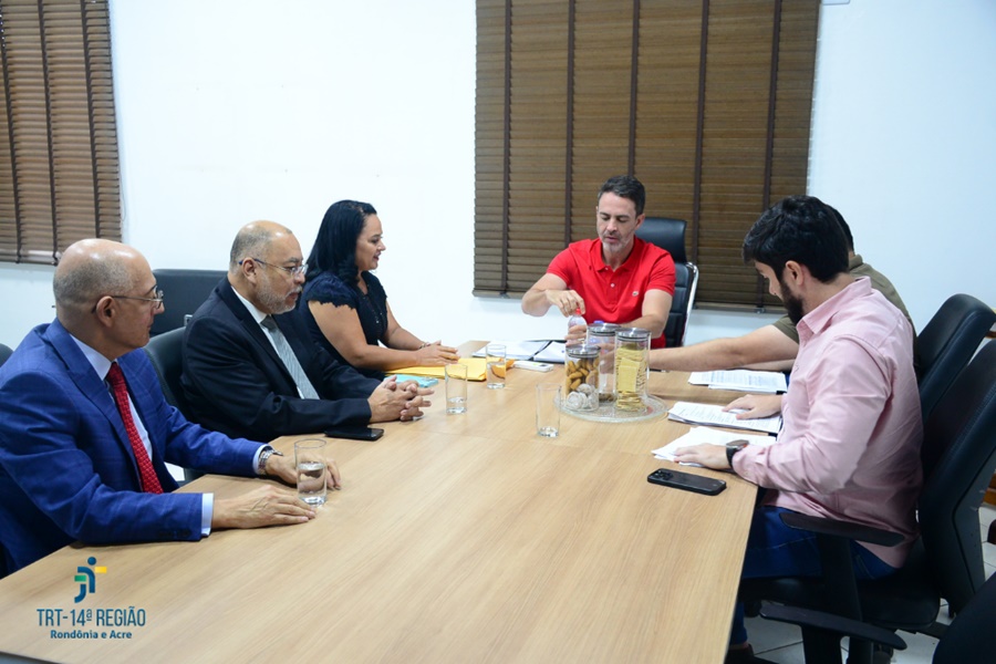 Justiça do Trabalho e Prefeitura alinham ações para inclusão de catadores