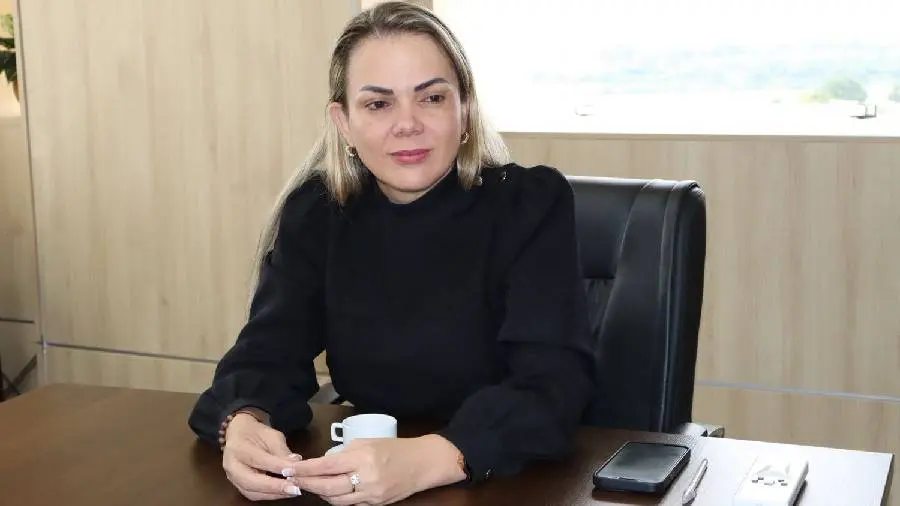 Deputada Cláudia de Jesus destina R$ 293 mil para trator agrícola
