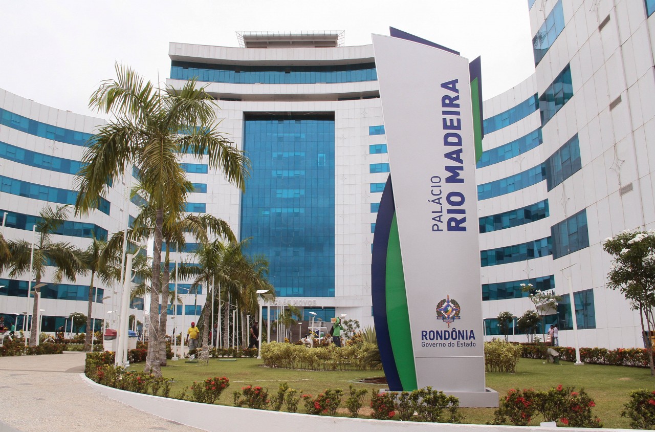 Sancionada lei considerada inconstitucional pelo STF  que privilegia ex-governadores