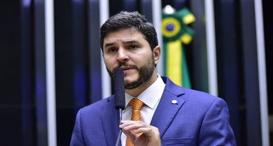 Maurício Carvalho desaparece de votação que definiu regras para audiência de custódia