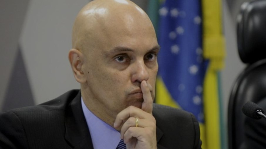 Moraes ainda não descarta prisão de Bolsonaro na Papuda, afirmam auxiliares do ministro
