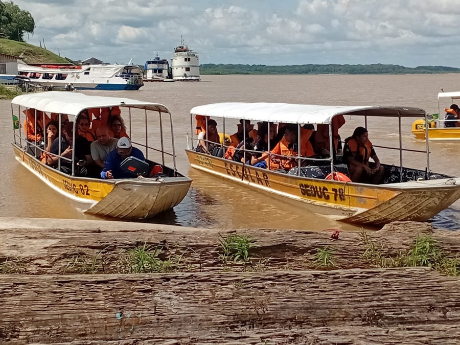 Governo realiza transporte de mais de 200 estudantes dos distritos de Porto Velho para o Enem