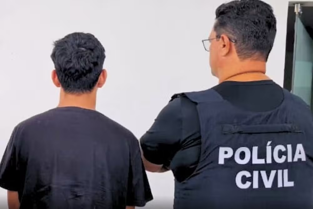 Jovem acha material de exploração infantil no celular do namorado, que é preso