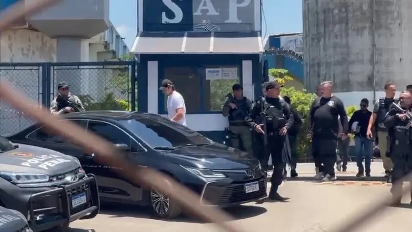 Daniel Vorcaro, dono do Banco Master, é solto com tornozeleira eletrônica
