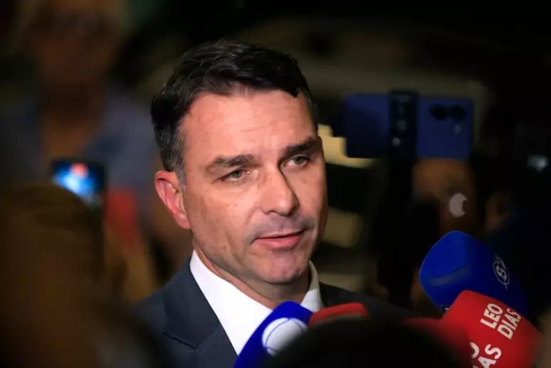 Flávio diz que pediu desculpa para Michelle após crise por Ciro Gomes: ‘Não vai se repetir’