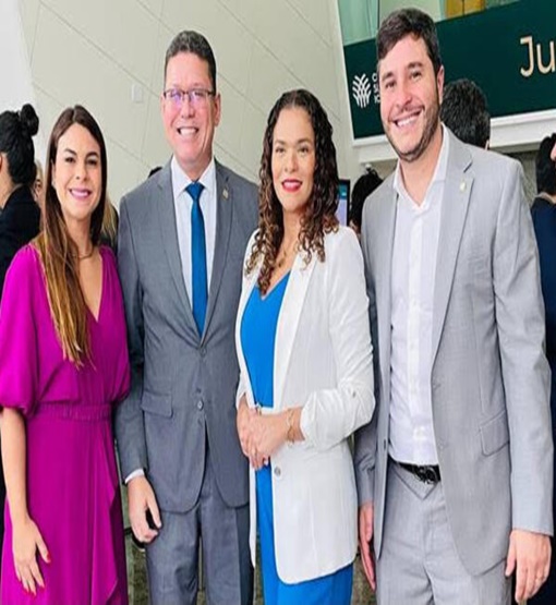 Deputado Maurício Carvalho cobra governador nas redes e indica racha político