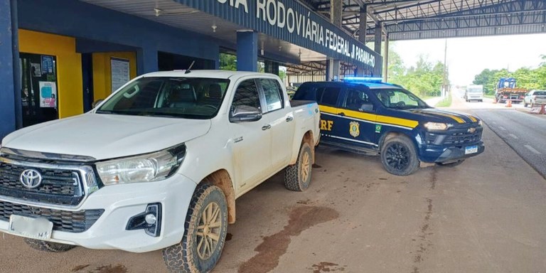 Polícia Rodoviária Federal em Rondônia prende casal com caminhonete roubada e adulterada