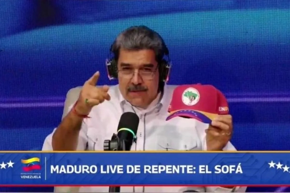 Com boné do MST, Maduro pede para brasileiros "irem às ruas" em apoio à Venezuela