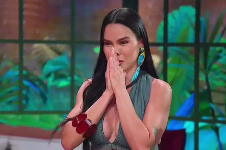 Tamires é eliminada da 'Fazenda' após ser acusada de ter sido amante de Gusttavo Lima