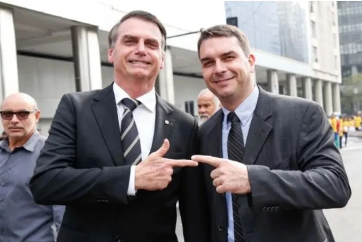 Flávio confirma que foi escolhido por Bolsonaro para disputar Presidência em 2026
