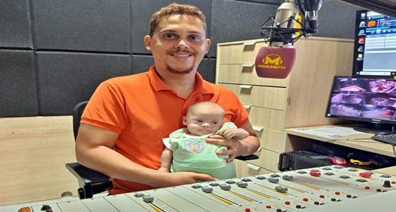 Bebê de três meses de vida morre após reação a leite prescrito por médico