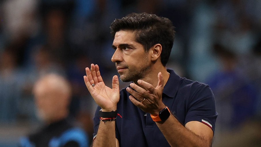 Palmeiras anuncia renovação do técnico Abel Ferreira

