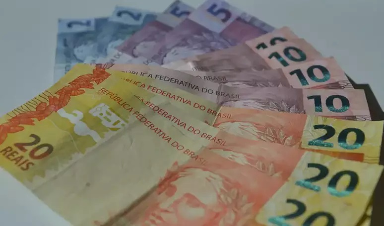 Governo Lula confirma reajuste do salário mínimo de R$ 1.518 para R$ 1.621 em 2026