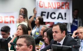 Deputados Mosquini e Fera votam “sim” para destaque que salvou Glauber Braga