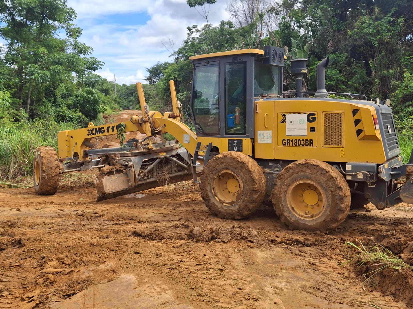 Semagric inicia melhorias viárias na cidade alta por indicação de Dr. Júnior Queiroz